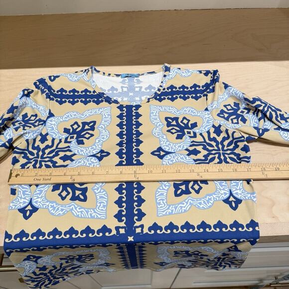 J. McLaughlin Catalina Cloth Top Women’s Size M Tan Blue Print Stretch Shirt - Picture 8 of 11